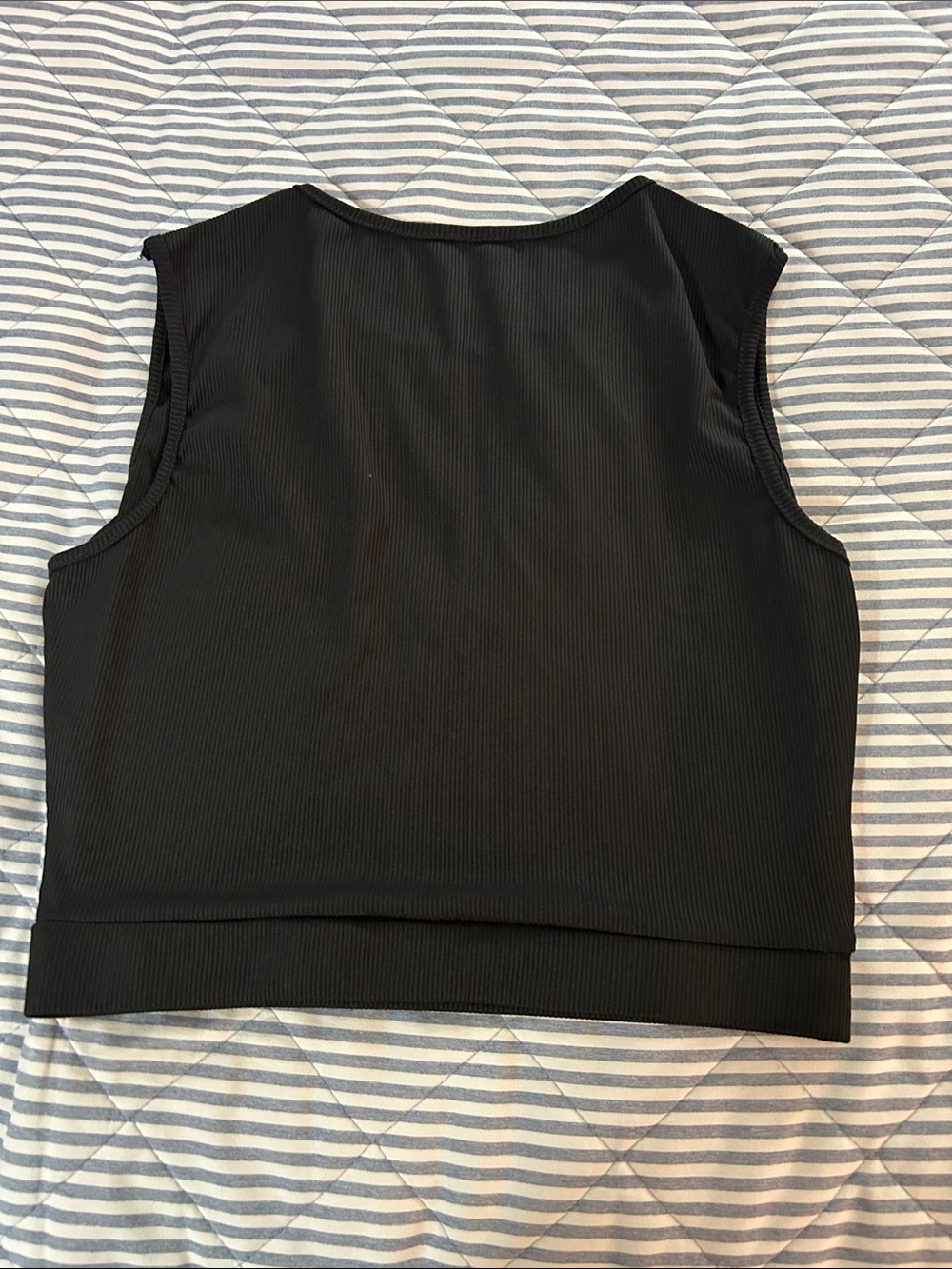 Classic Black Ribbed Sleeveless Crop Top - Picture 2 of 3
